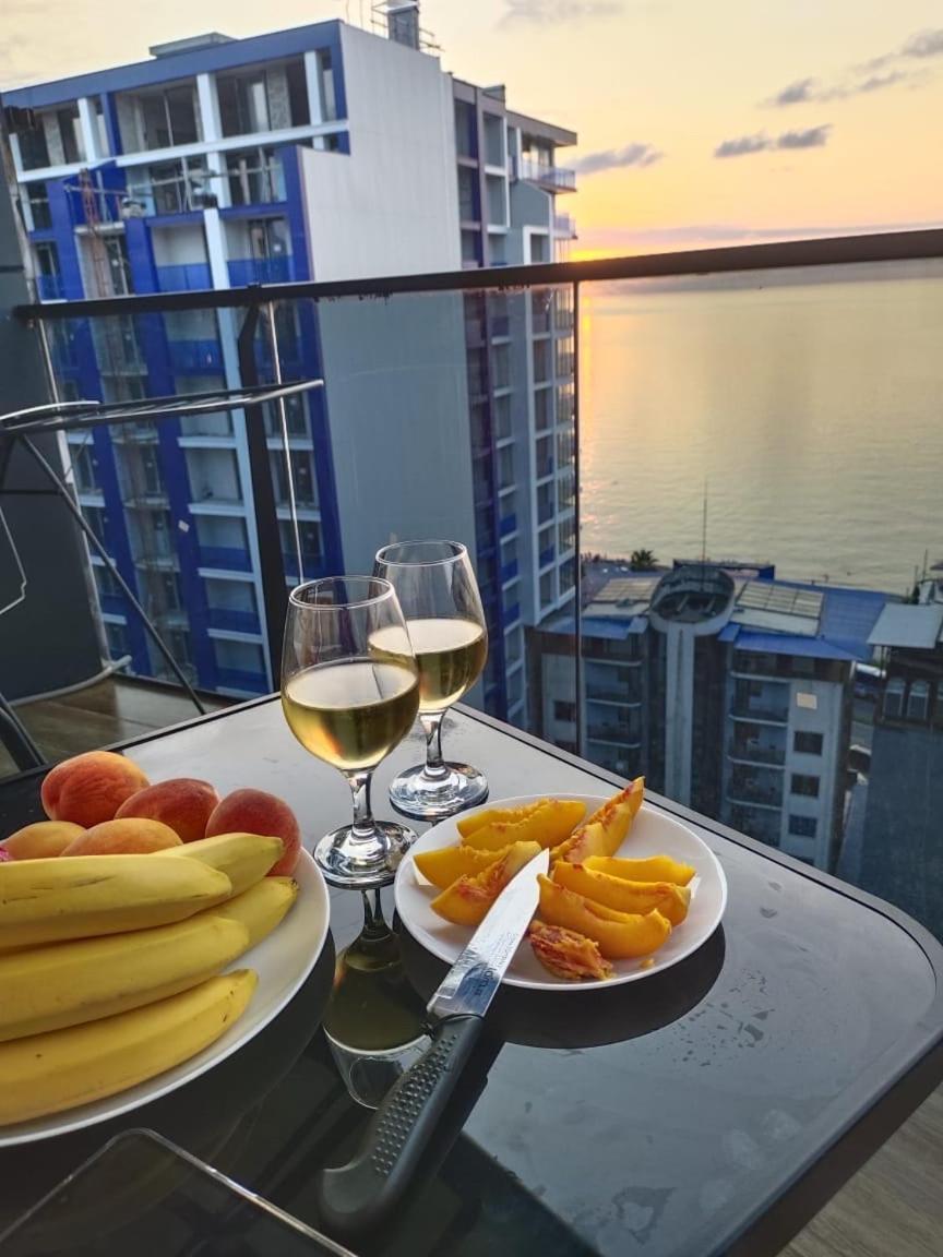 Bi Residence Sea View Luxury Батуми Экстерьер фото